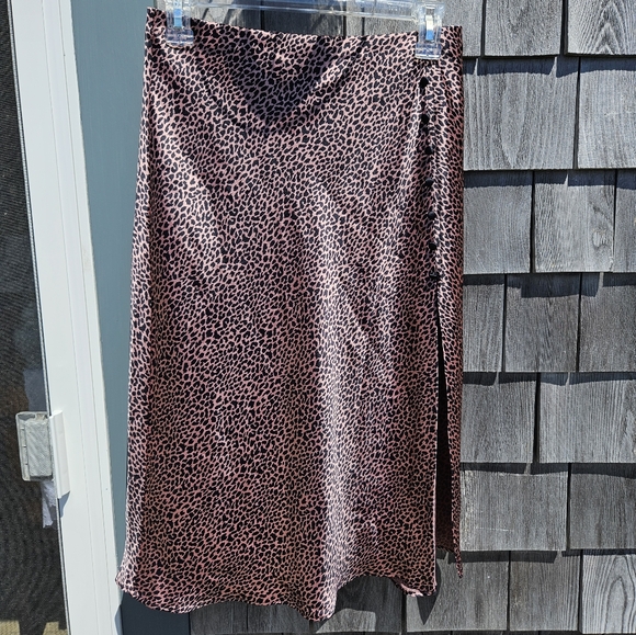 Victoria's Secret Cheetah Slit Skirt - size small - Picture 5 of 6